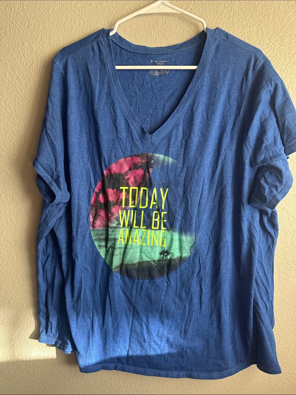 tek gear Blue V-Neck Tee with Colorful Circular Graphic